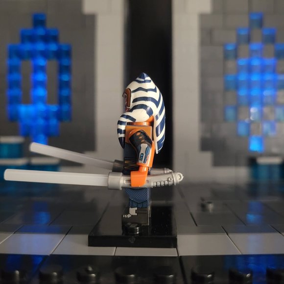 Custom LEGO Compatible Star Wars Mandalorian Ahsoka Minifigure - Picture 2 of 7